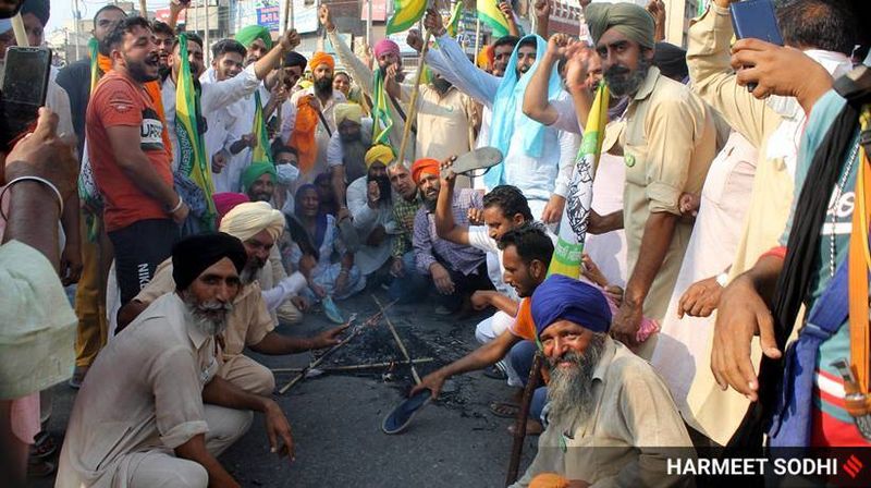Opondo-se a novos projetos de lei agrícolas, agricultores lançam protestos em Punjab