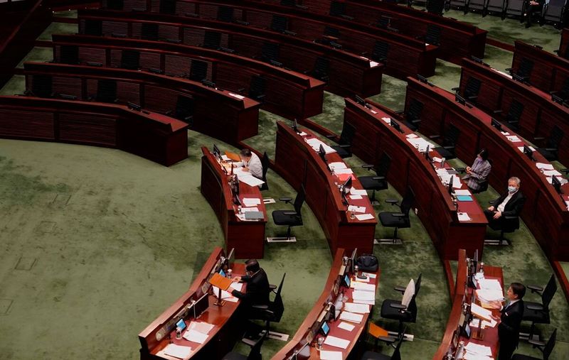 Legisladores pró-democracia de Hong Kong, Hong Kong renunciam, política de Hong Kong, legislação de Hong Kong, Indian Express