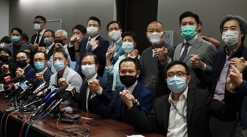 Legisladores pró-democracia de Hong Kong, Hong Kong renunciam, política de Hong Kong, legislação de Hong Kong, Indian Express