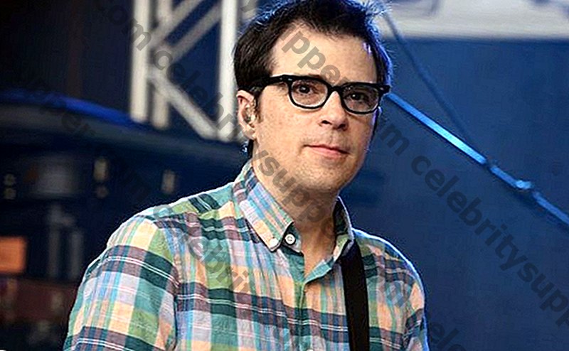 Rivers Cuomo Networth