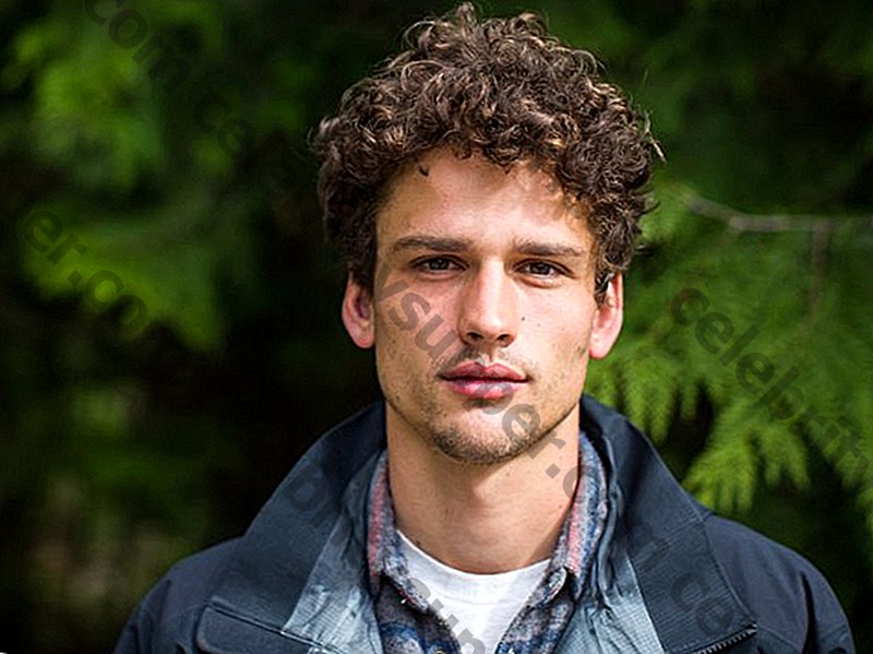 Simon Nessman Networth