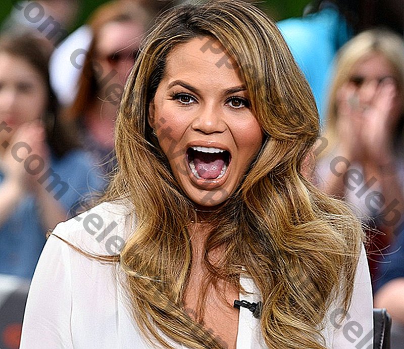 Chrissy Teigen Networth