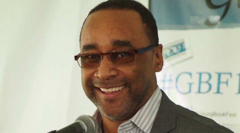 O autor do best-seller Eric Jerome Dickey morre de câncer; tributos derramar