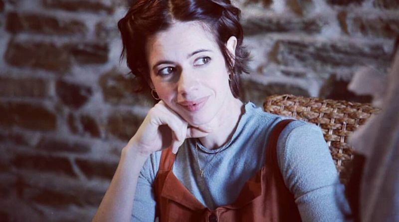 ‘Elefante no útero’: Kalki Koechlin vira autor com livro sobre maternidade