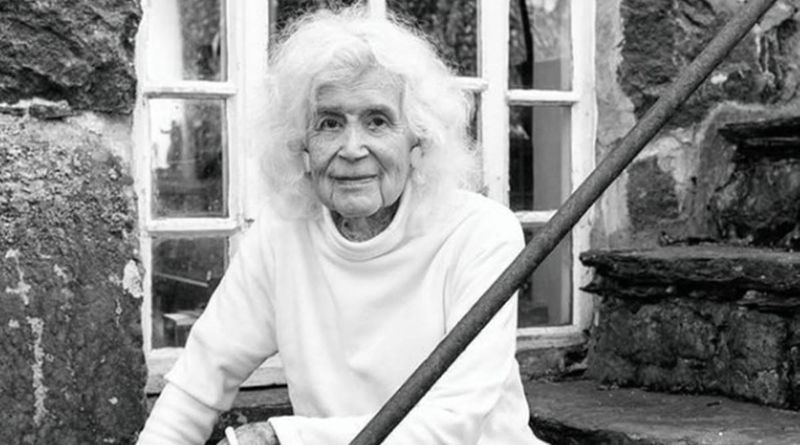 Jan Morris, autor e pioneiro transgênero, morre aos 94
