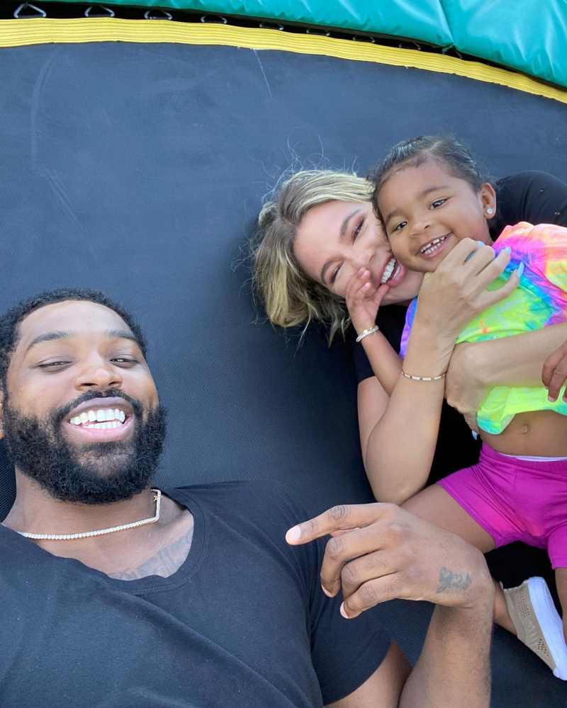   Khloé Kardashian é'Still Crying' on Daughter True's 1st Day of School Amid Tristan Thompson Drama 2
