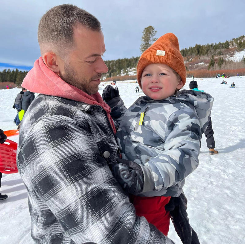  Dia de Ação de Graças Nevado! Artem Chigvintsev e Nikki Bella's Son’s Cutest Pics