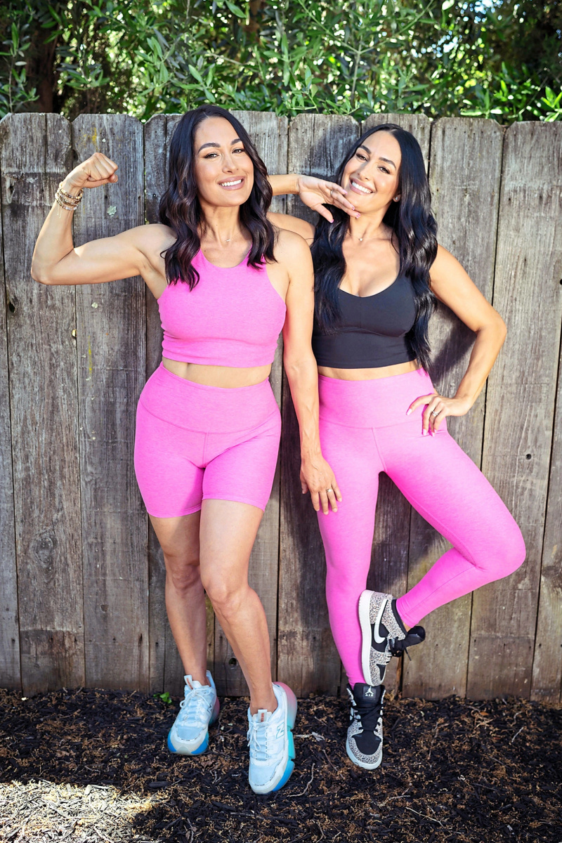   Nikki e Brie Garcia compartilham seus segredos favoritos de fitness e dieta
