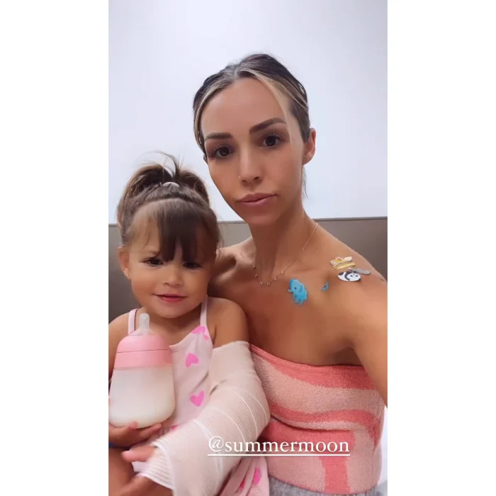   Scheana Shay é'Glad' Daughter Summer, 2' Is Still 'Smiling' After Breaking Her Forearm