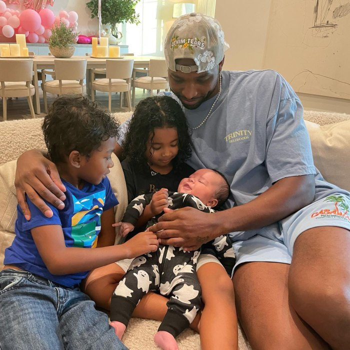 Khloe Kardashian explica por que ela e Tristan Thompson Haven't Shared Their Son's Name Yet, Offers a Clue at Their Choice