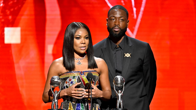 Dwyane Wade e Gabrielle Union aceitam honra 'humilhante' da NAACP após mudança de nome legal da filha Zaya