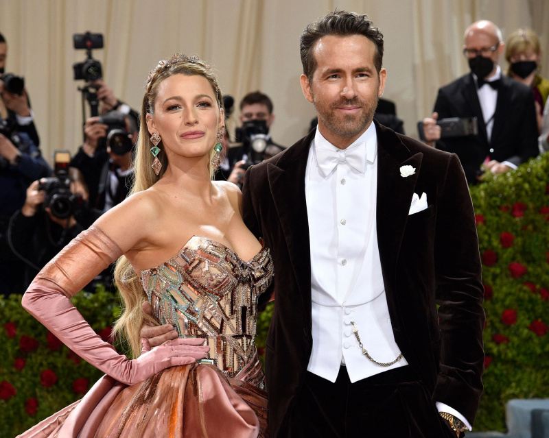 Ryan Reynolds e Blake Lively's Daughters Are 'Ready' for Baby No. 4: 'They're In'