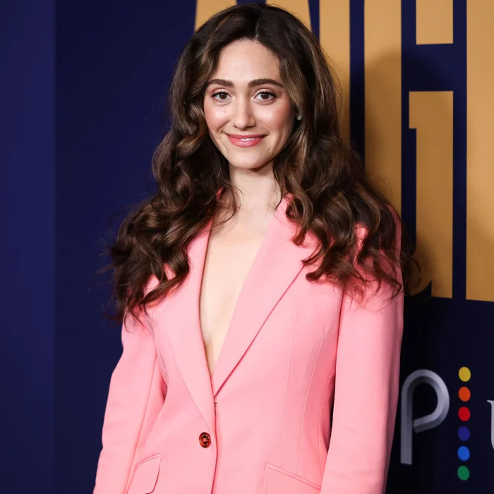   Emmy Rossum anuncia que ela e o marido Sam Esmail deram as boas-vindas secretamente ao bebê nº 2: detalhes