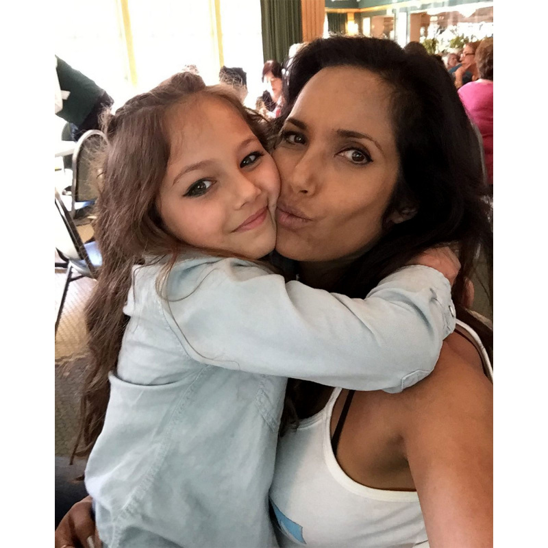 Os momentos mais doces de Padma Lakshmi com a filha Krishna ao longo dos anos: álbum de família