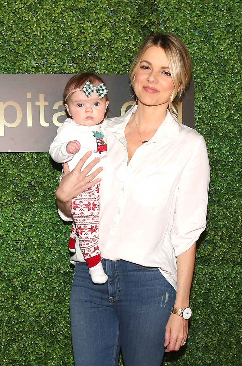   Ali Fedotoesky mãe bebê solteiro