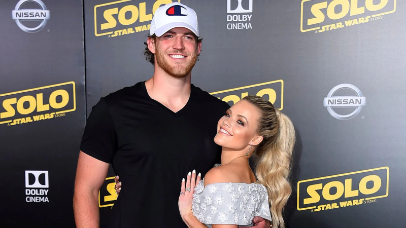 Witney Carson Carson McAllister Solo estreia mais ampla
