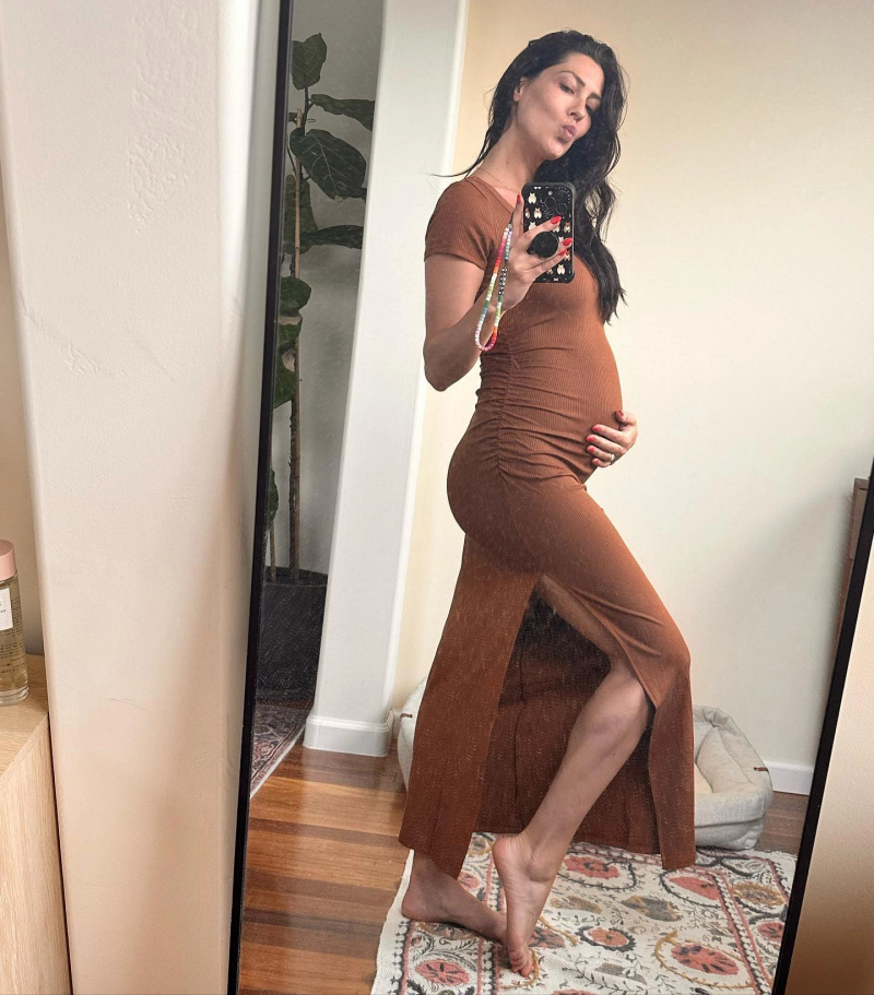   Mães para ser! Becca Kufrin, mais estrelas grávidas mostram barrigas de bebê em 2023