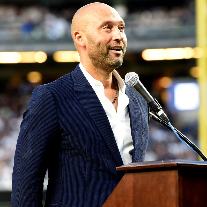  Derek Jeter, esposa Hannah trazem 3 filhas para sua indução no Hall da Fama