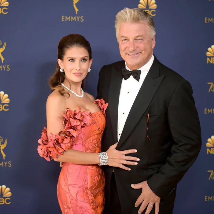 Hilaria Baldwin compartilha foto de família épica com todos os 7 filhos no Dia de Ação de Graças