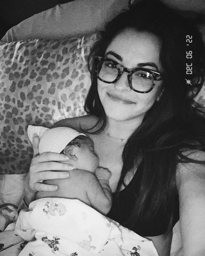   nação solteira's Tia Booth Shares 1st Photo of Her and Fiance Taylor Mock's Son Tatum: Family Pic