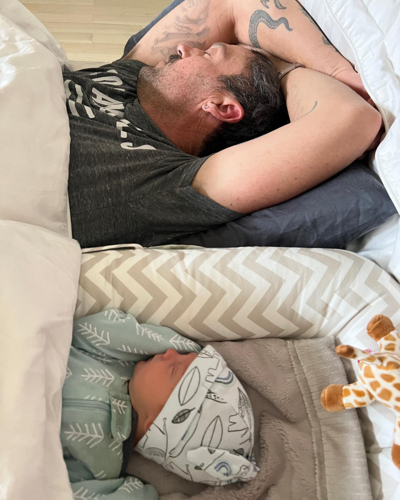   Brian Austin Green detalha o'Real Work' of Parenting, How Infant Son Zane Has Changed His Relationship With Sharna Burgess
