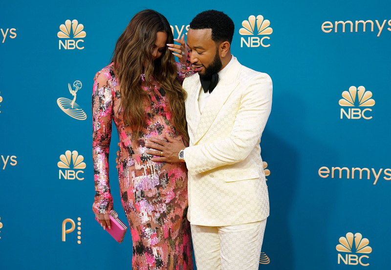   Chrissy Teigen revela que seu filho Jack morreu em aborto que salva vidas 2 John Legend