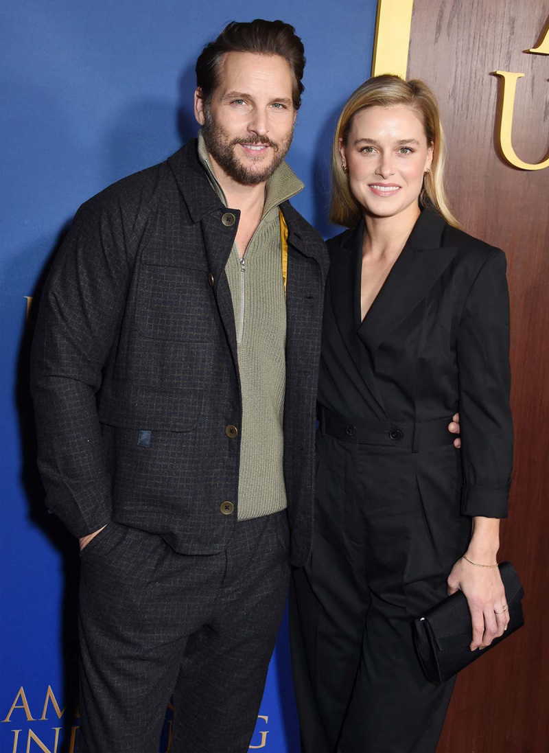   Lily Anne Harrison dá as boas-vindas ao 1º filho com Peter Facinelli, seu 4º