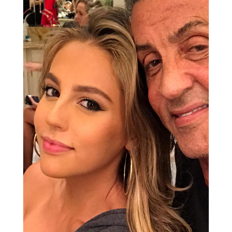 Sylvester Stallone compartilha fotos de família para o aniversário da filha em meio ao divórcio