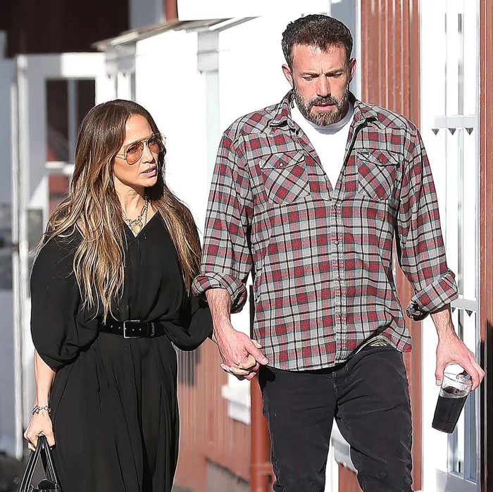  Jennifer Lopez: Misturar famílias com Ben Affleck tem sido'Emotional