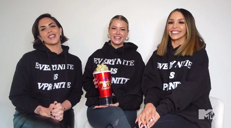  Ariana Madix Katie Maloney e Scheana Shay comemoram a vitória das regras de Vanderpump no MTV Movie and TV Awards 2023