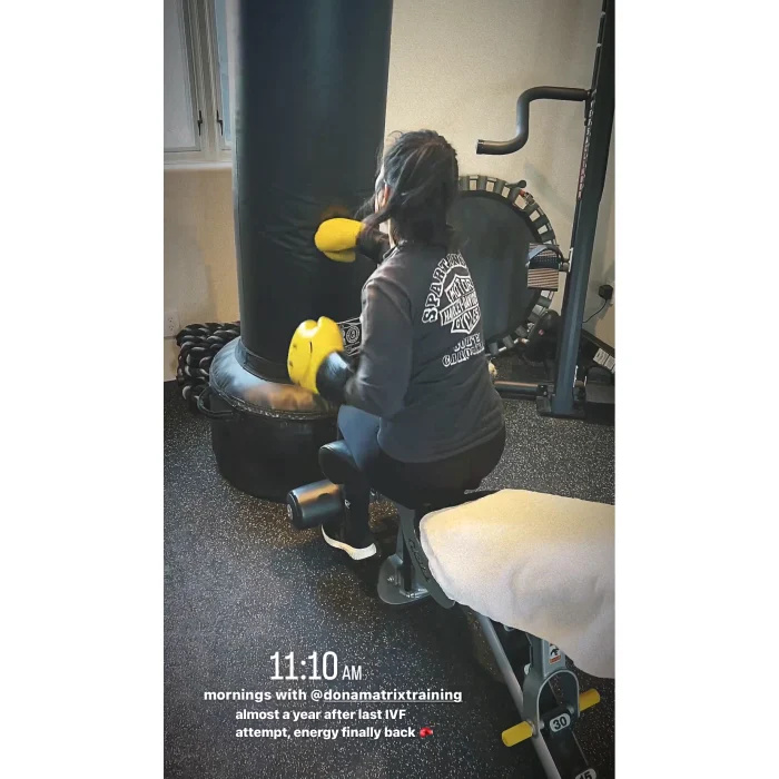   Kourtney Kardashian diz que sua energia é'Finally Back' 1 Year After Last IVF Cycle