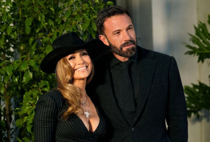 Jennifer Lopez aconselhou Ben Affleck a não ser tão'Guarded': She's 'Looking Out for Me'