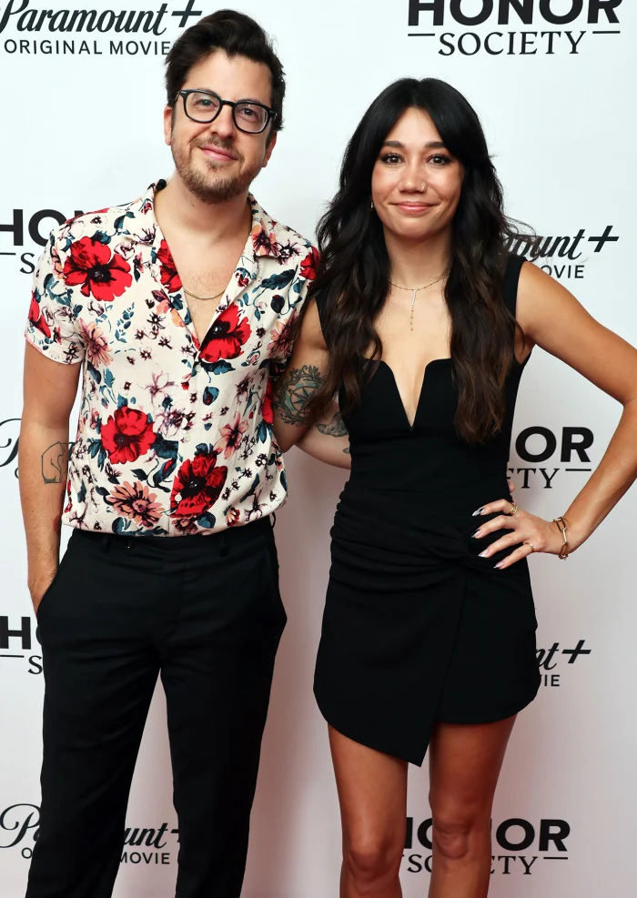 Christopher Mintz-Plasse, do Superbad, está noivo da namorada Britt Bowman