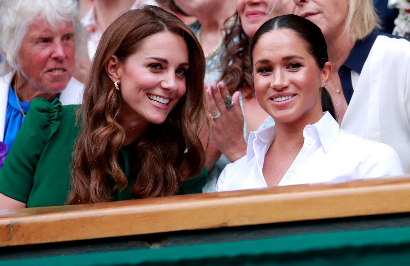 Como Meghan e Kate quebraram o protocolo real ao cumprimentar a rainha's Mourners