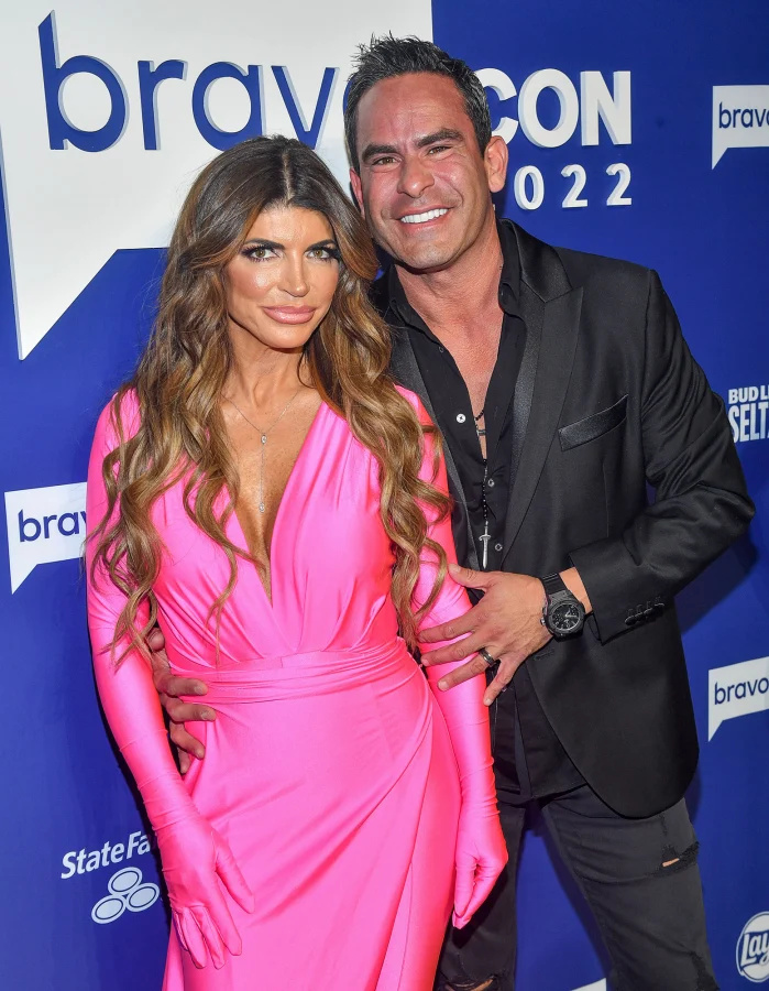   Teresa Giudice Revela Que Marido Luis Ruelas Convidou Seu Ex Joe Giudice De Férias Com Eles - 272 Andy's Legends Ball, Bravocon 2022, New York, USA - 14 Oct 2022