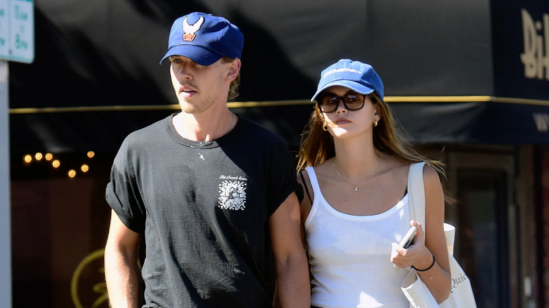 Austin Butler dá as mãos a Kaia Gerber em seu aniversário de 32 anos: foto