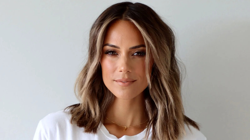 Jana Kramer está 'orgulhosa' de si mesma em seu aniversário de 39 anos: 'Comecei a amar quem eu sou'