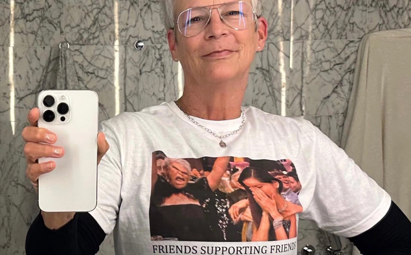   Objetivos BFF! Jamie Lee Curtis transforma a vitória de Michelle Yeoh no Globo de Ouro em camiseta