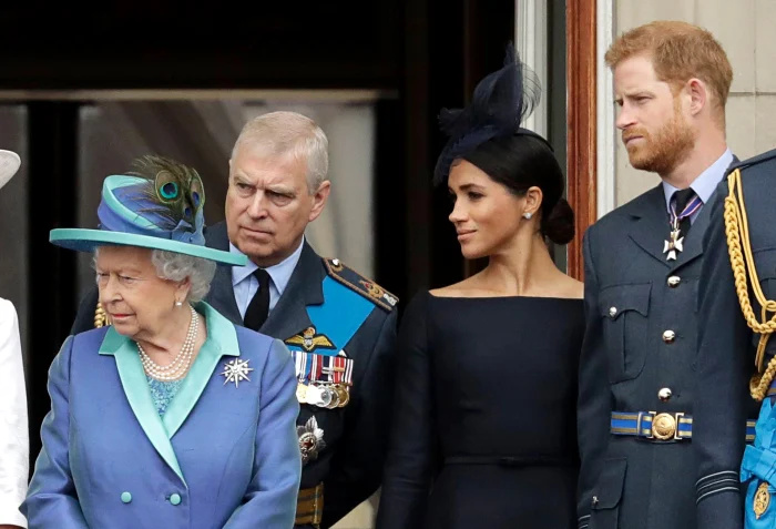   Príncipe Harry revela que Meghan Markle inicialmente pensou que o príncipe Andrew era a rainha Elizabeth II's Assistant