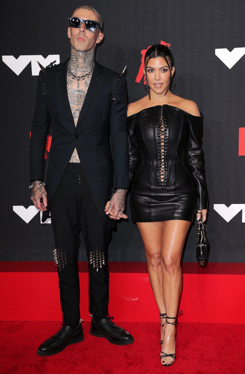   De amigos a mais! Linha do tempo do relacionamento de Kourtney Kardashian e Travis Barker 368 MTV Video Music Awards, Chegadas, Nova York, EUA - 12 de setembro de 2021