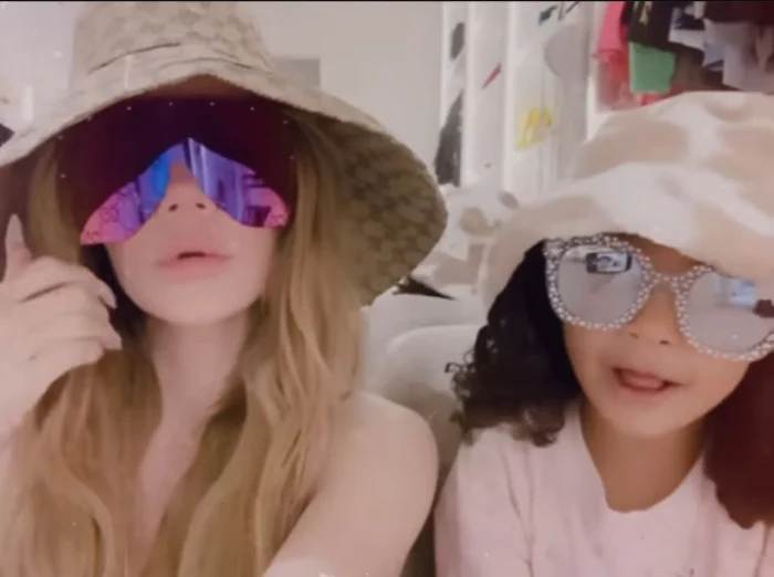 Khloe e True fazem rap juntos em março de 2023