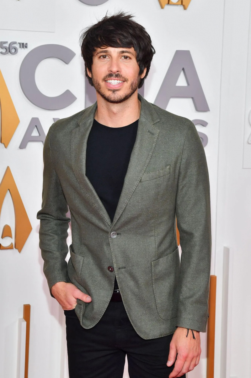 Morgan Evans diz que tem estado 'solitário' desde que finalizou o divórcio de Kelsea Ballerini