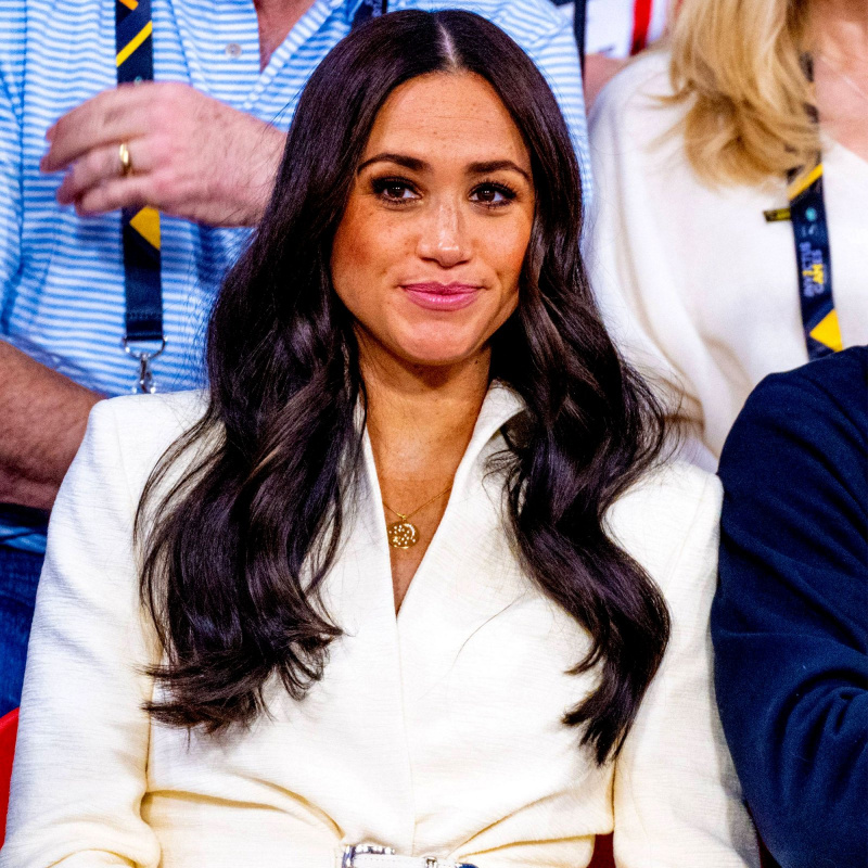 Meghan Markle diz que era uma'Ugly Duckling' Growing Up: I Was a 'Loner'