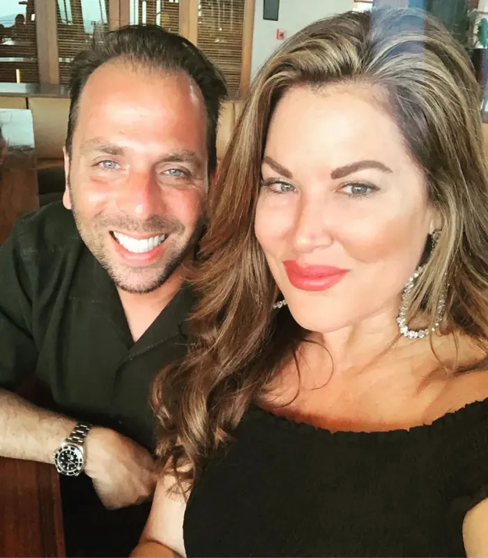   Emily Simpson diz que casamento com Shane Simpson melhorou depois'Real Housewives of Orange County'