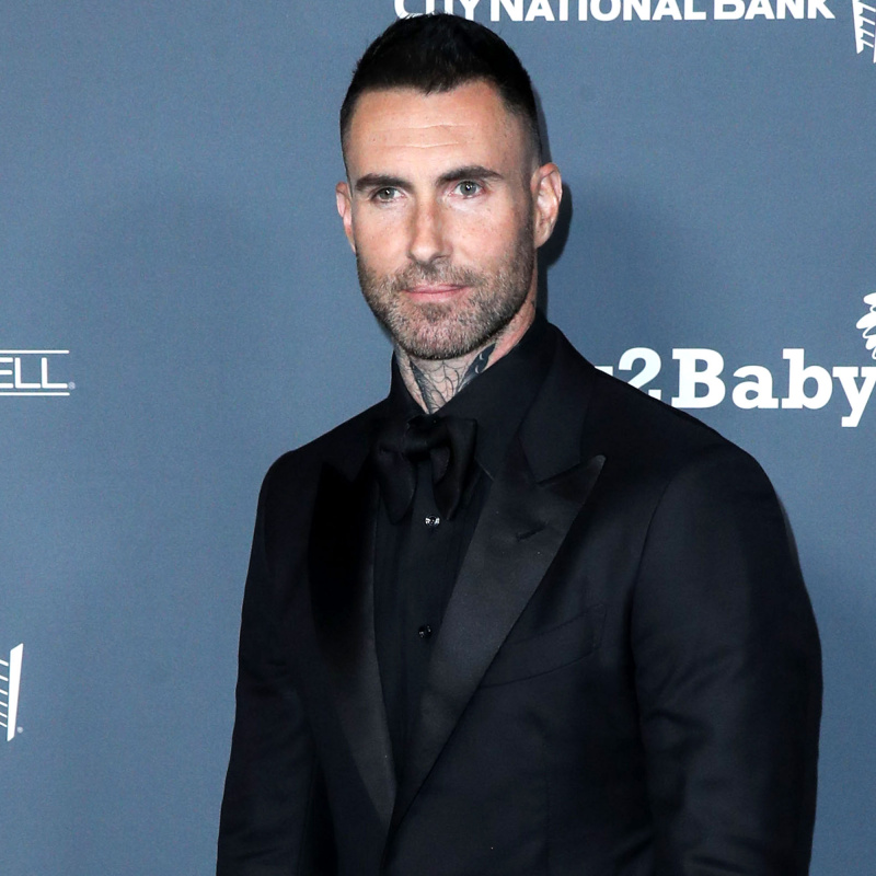 Mais 2 mulheres afirmam que Adam Levine enviou mensagens de paquera em meio a escândalo de traição
