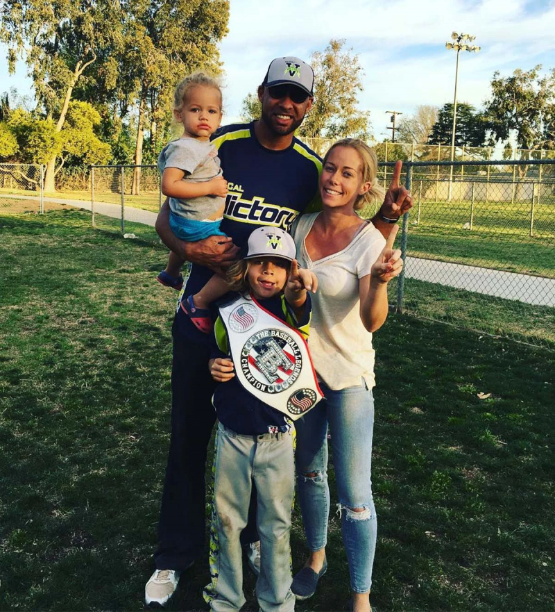 Kendra Wilkinson diz que sua vida amorosa é 'inexistente' e chama o ex Hank Baskett de 'o melhor pai' para os filhos