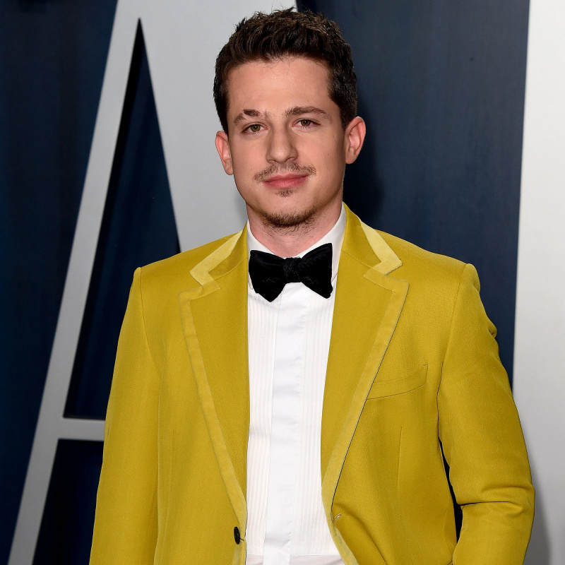 Charlie Puth revela como perdeu a virgindade aos 21 anos: