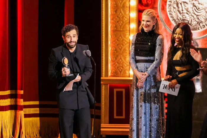   Tony-Awards-2023_Winners-259 Brandon Uranowitz, Lily Rabe e Dominique Fishback