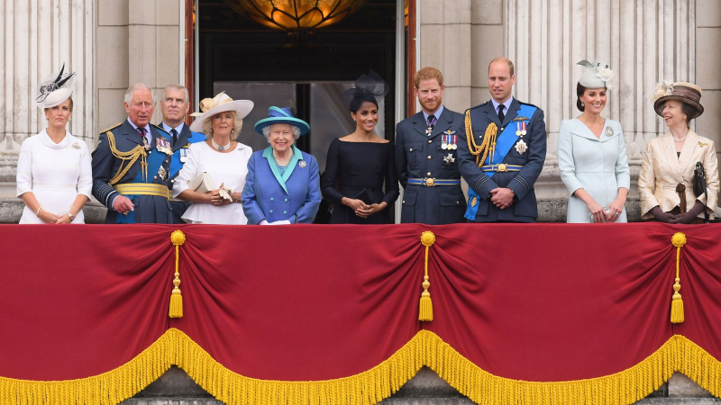 Família real está profundamente comovida pela resposta global e carinho demonstrado à rainha Elizabeth II após a morte