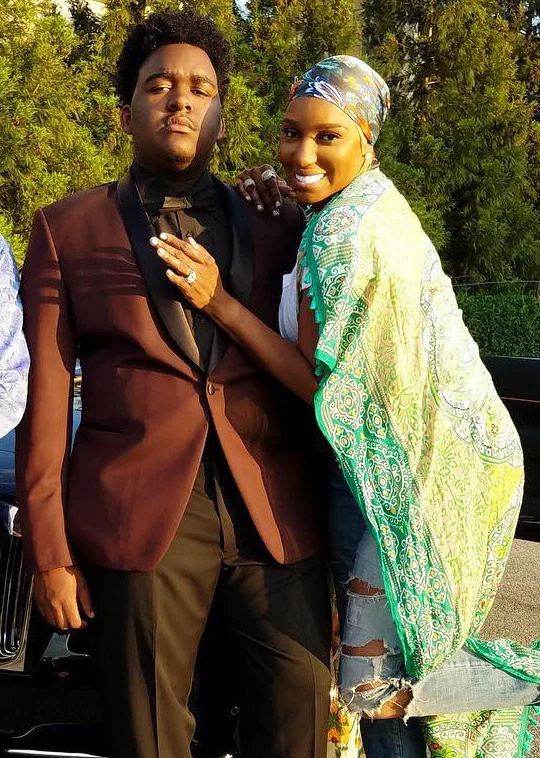 O filho de NeNe Leakes, Brentt, deixa o hospital 2 meses após sofrer um derrame:'Home Just in Time for the Holidays'